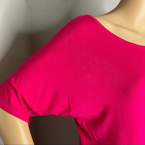 Gyft Short Batwing Sleeve Blouse Hot Pink With Tie on Side in Front Size Small - Picture 8 of 10